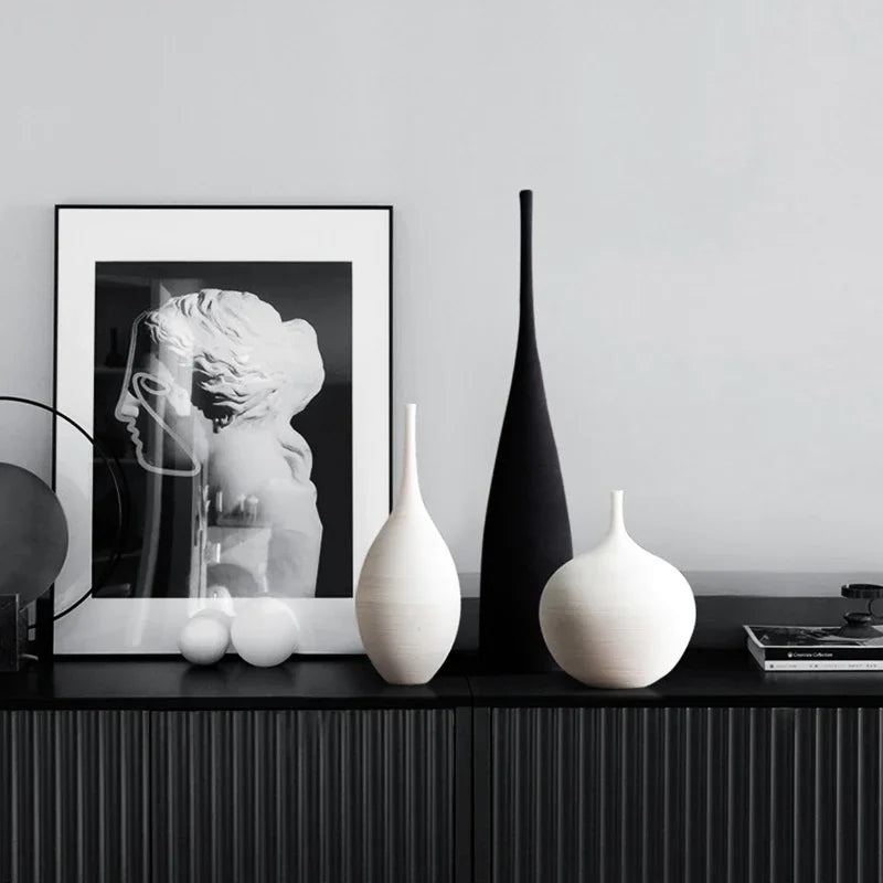 Vaso Zen Artesanal - Arte Minimalista Preto e Branco