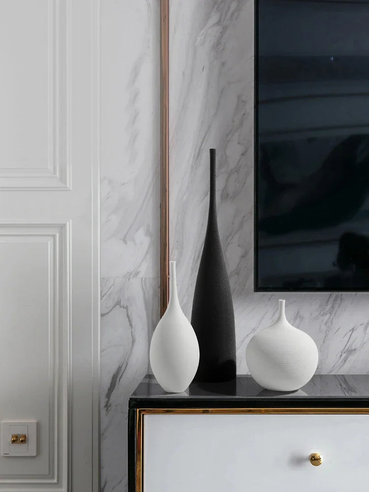 Vaso Zen Artesanal - Arte Minimalista Preto e Branco